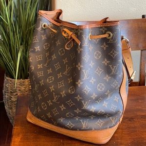 Louis Vuitton purse 💯🔥
